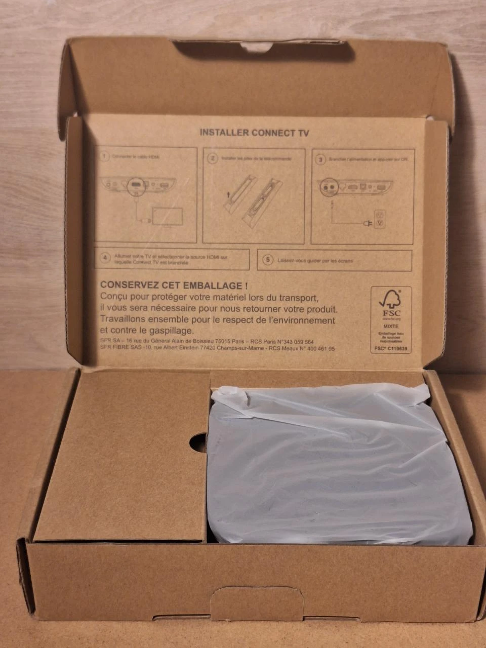 Kit SFR Connect TV – complet – Hdmi + alimentation + télécommande + piles